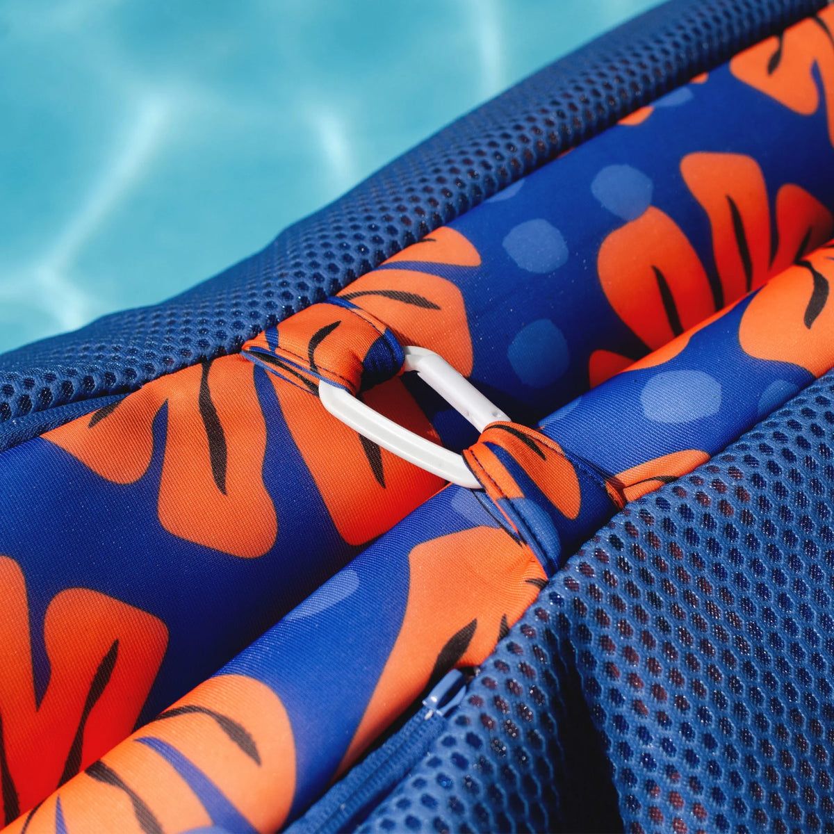 Doubled-Sided Mesh Pool Float I5545