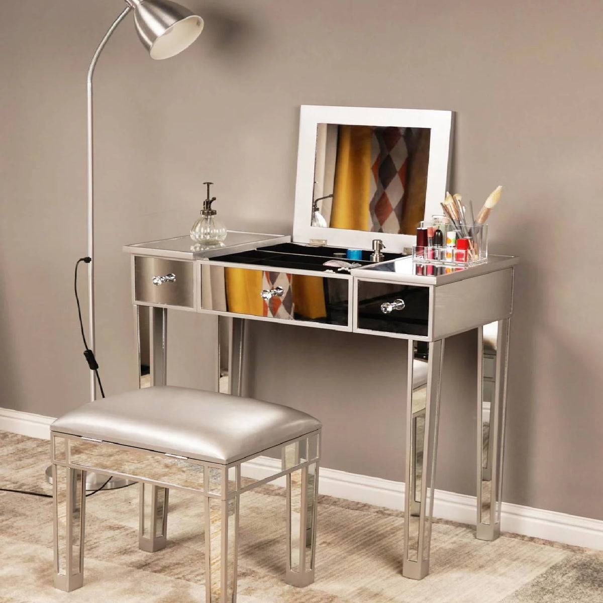 Wood Vanity Table with Flip-top Mirror 3 Drawers E249