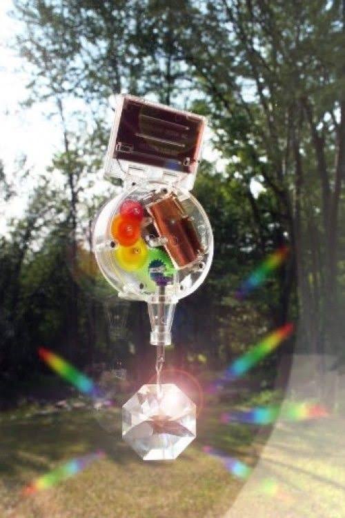 Solar-Powered Rainbow Maker X74293