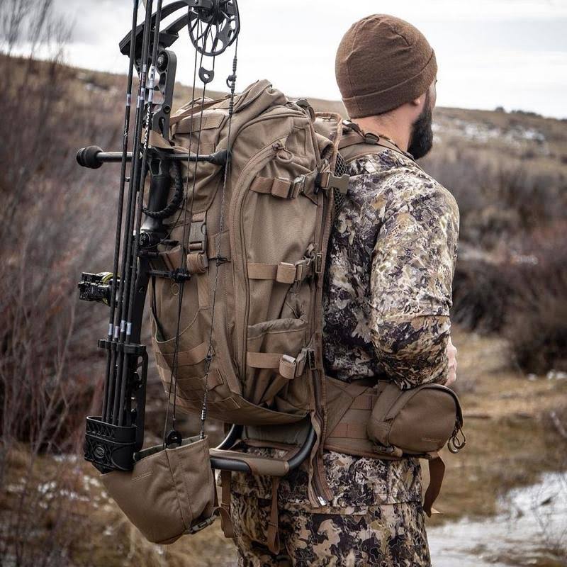 Bow/Gun Carrier with Ripcord N913210