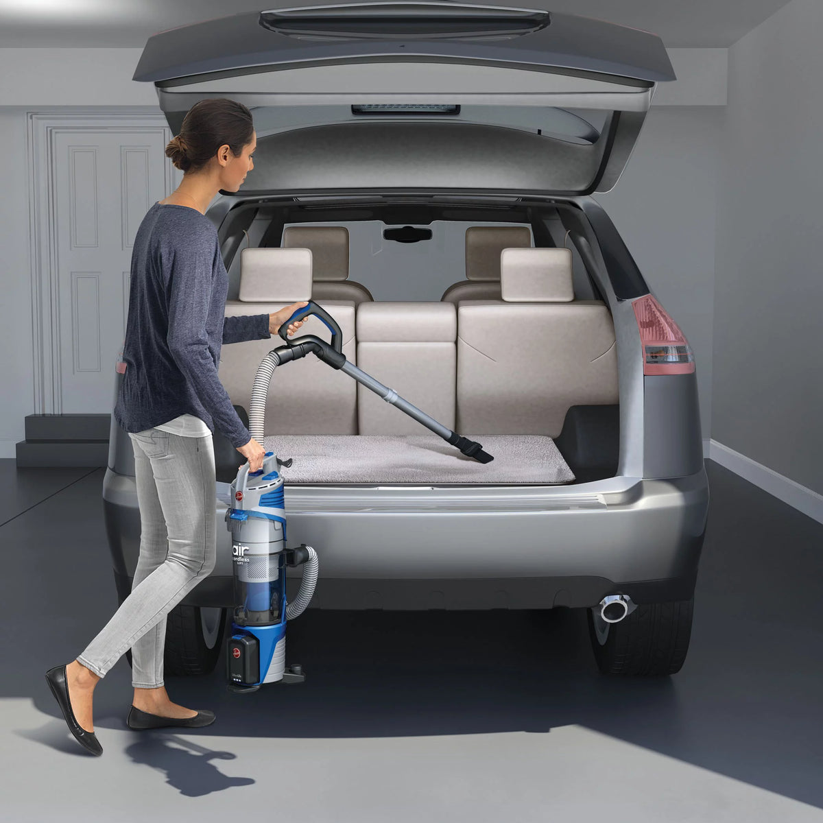 Bagless Cordless Upright Vacuum H8520
