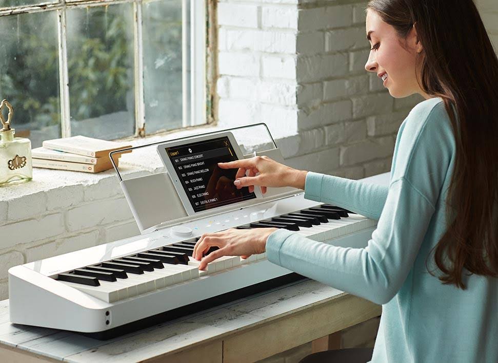 88-Key Black Digital Piano E371