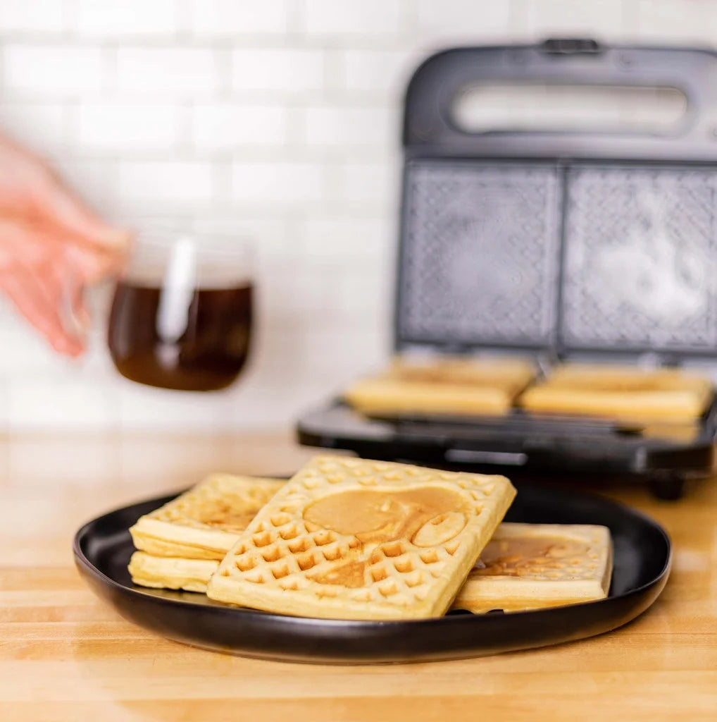 Double-Square Waffle Maker D3662